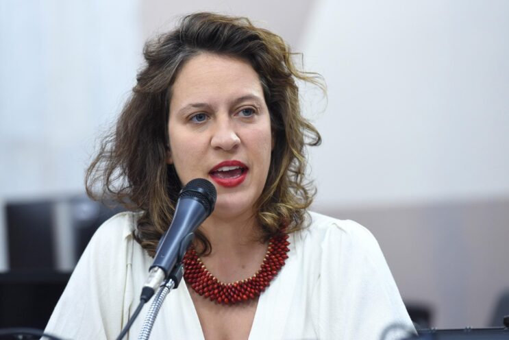 bella-goncalves-pede-ao-stf-prisao-preventiva-de-flavio-bolsonaro
