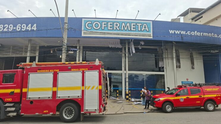 incendio-atinge-loja-de-materiais-em-ipatinga