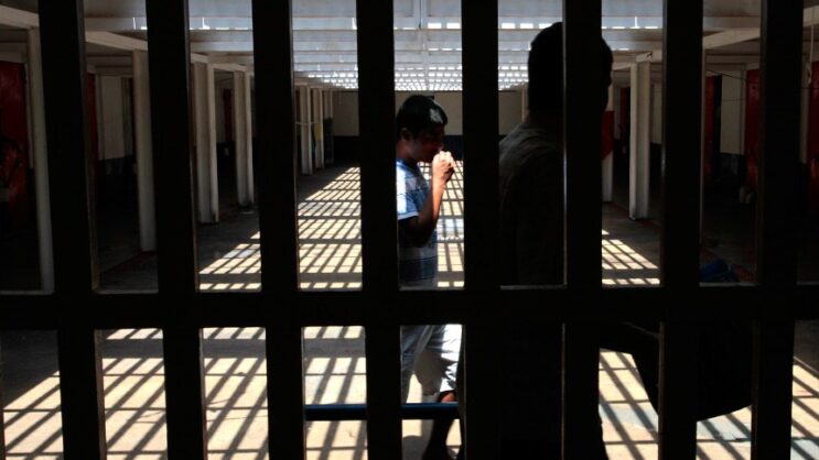reducao-da-maioridade-penal-volta-ao-debate-na-reta-final-da-eleicao