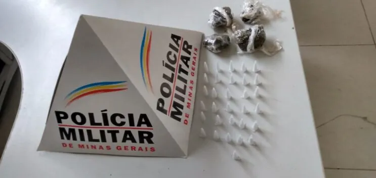 pm-apreende-pinos-de-cocaina-em-residencia-de-adolescente