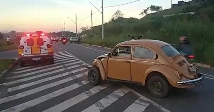 motociclista-fratura-a-perna-em-colisao-com-carro-na-mg-129