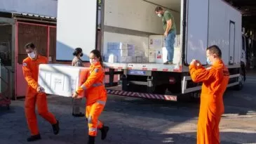 minas-gerais-entrega-43a-remessa-de-vacinas-as-regionais-de-saude