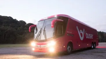 zema-decide-vetar-projeto-que-regulariza-transporte-fretado-em-minas