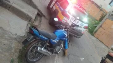 Motocicleta com placa do Grau é apreendida no Pedreira