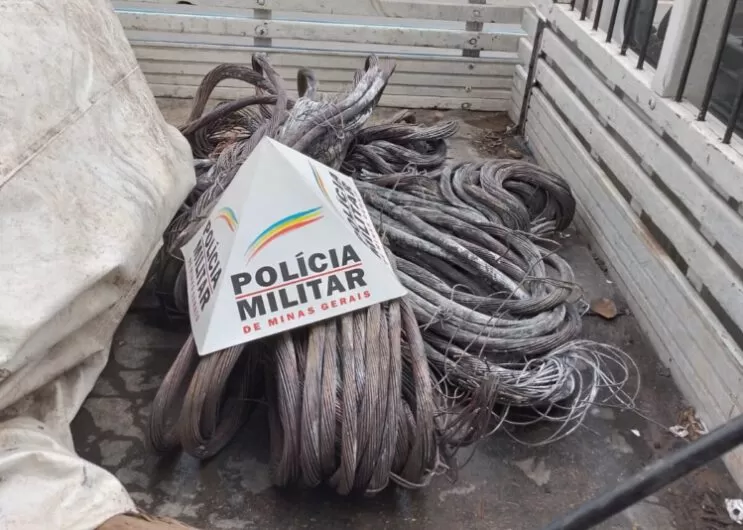 pm-detem-homens-por-receptacao-de-cobre-em-itabira