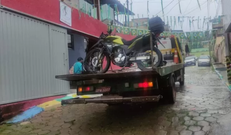 policia-militar-recupera-motocicleta-furtada-na-vila-santa-rosa